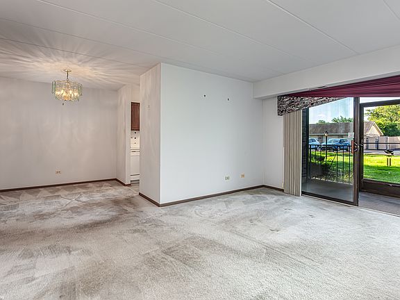 4th image of 4926 134th St APT 201