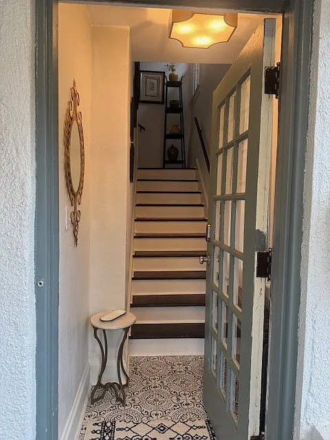 2 bed, 800 sqft, $3,300 — Photo 3