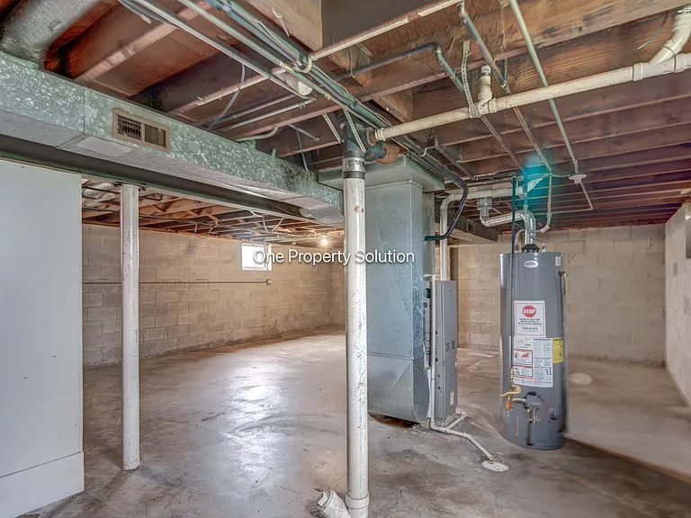 1227 Logan St — Photo 16