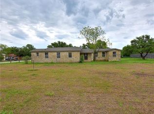 102 Ledger St, Florence, TX 76527