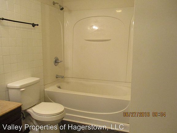 3rd image of 253 Frederick St #1