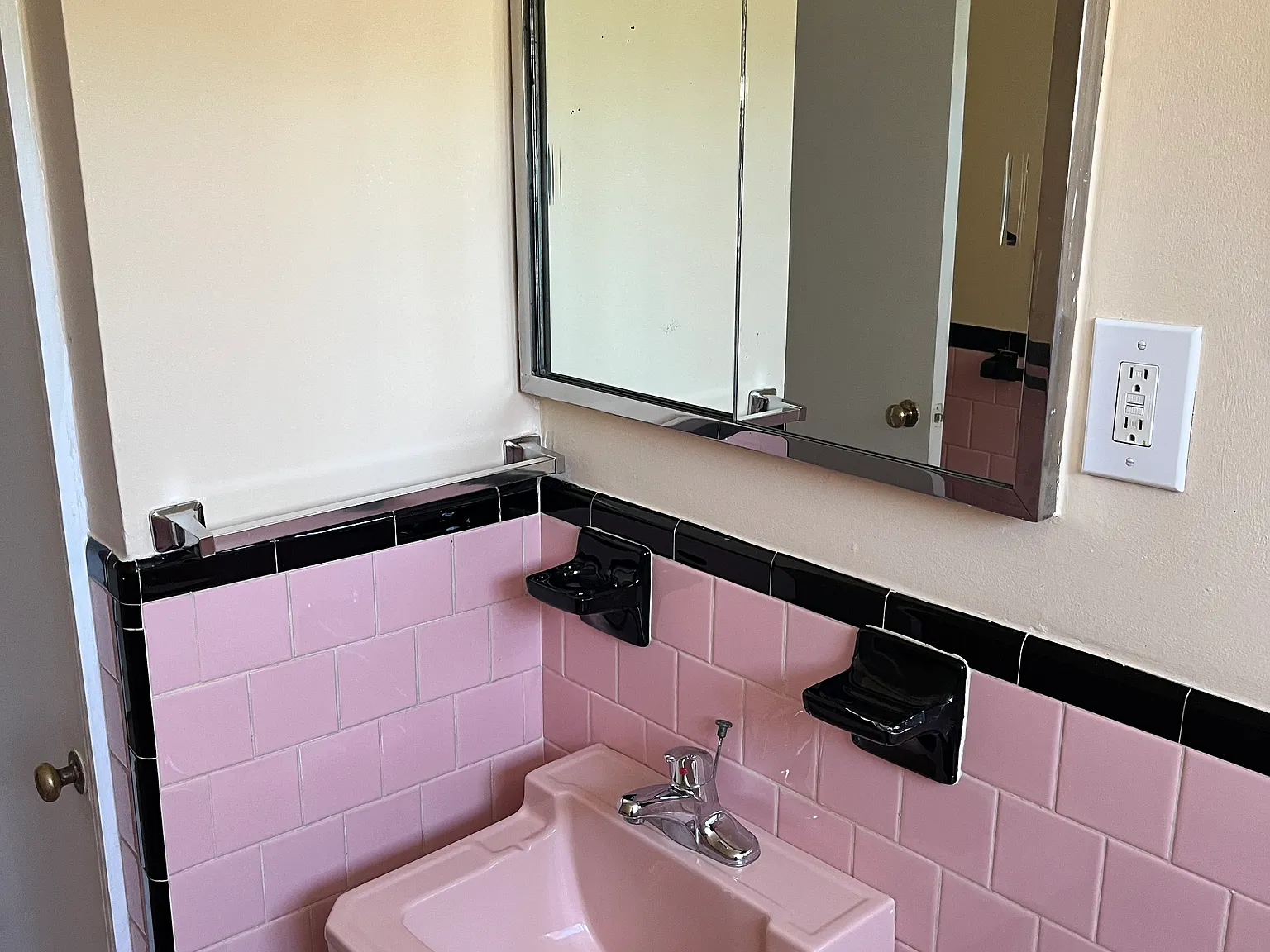 Studio, $850 — Photo 4