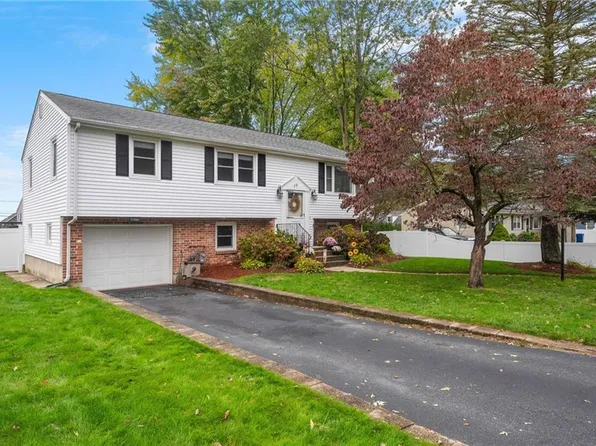 78 George St, Cumberland, RI 02864