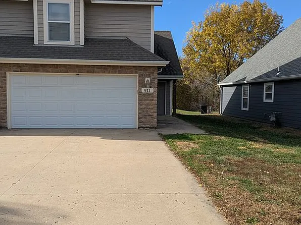811 Deer Ridge Ct, Baldwin City, KS 66006