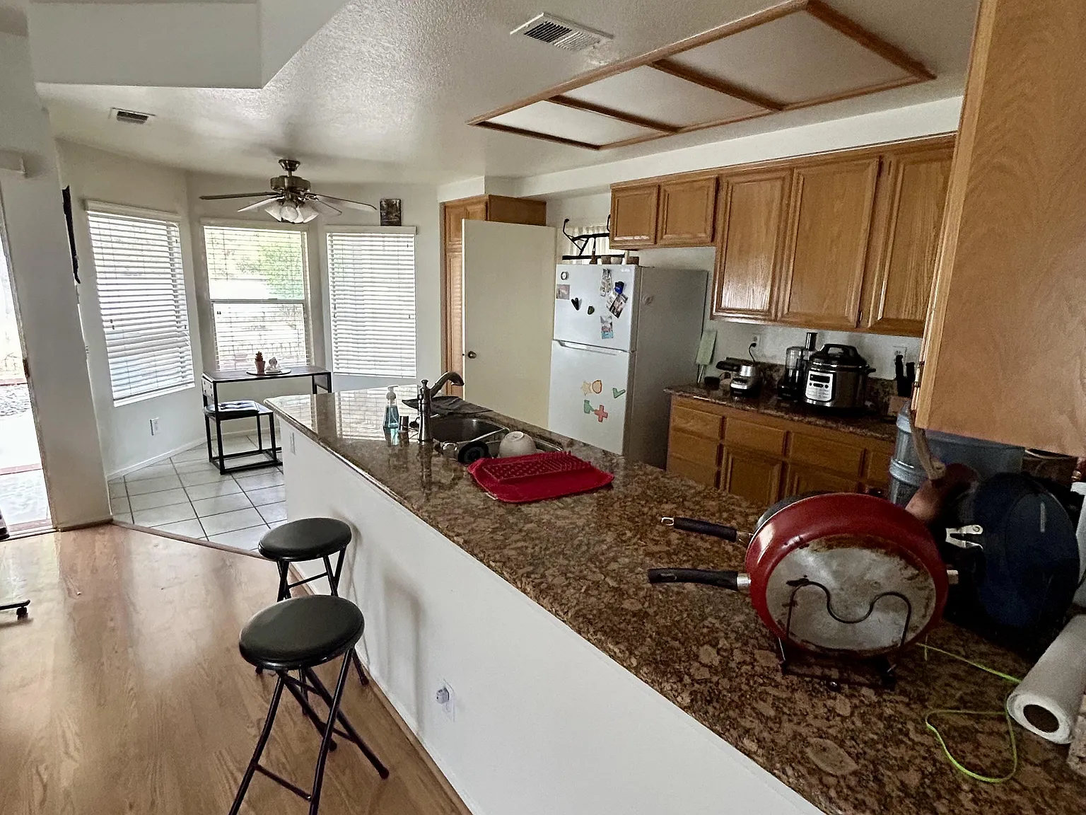 1 bed, 1.0 bath, 2190 sqft, $1,139 — Photo 3