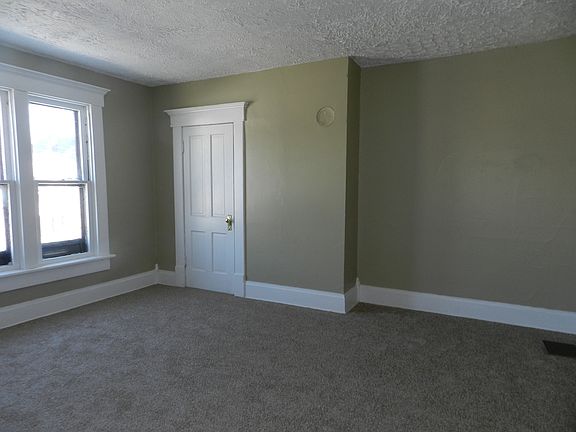 5th image of 401 Saint Clair Ave