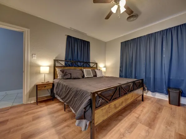 614 S Market St #Eff, Brenham, TX 77833