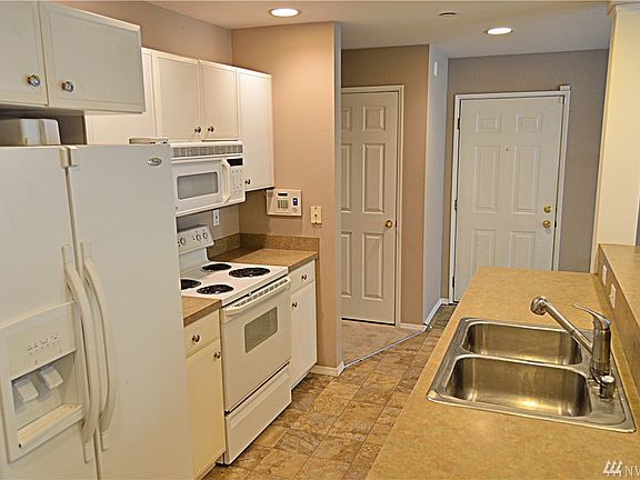 4th image of 6531 200th St SW