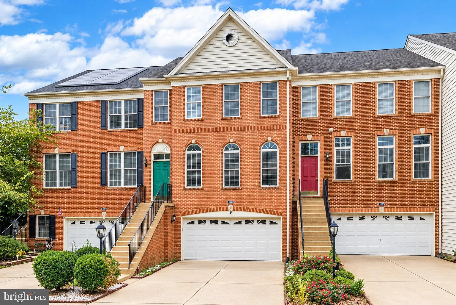 3 bed, 3.5 bath, 2728 sqft, $3,500 — Photo 1
