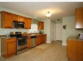 43 Cross Rd, Hooksett, NH 03106