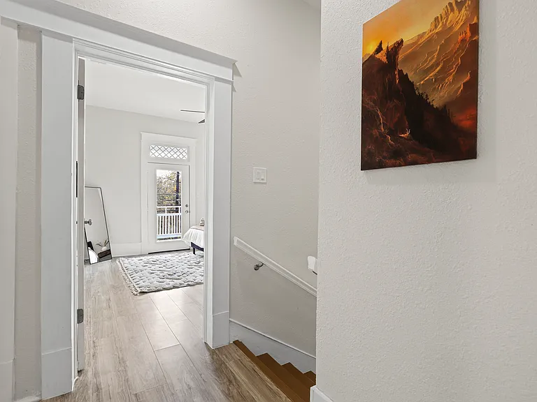 623 W Elmira St — Photo 28