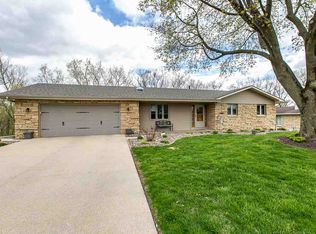 17550 River Vista Dr, Dubuque, IA 52001