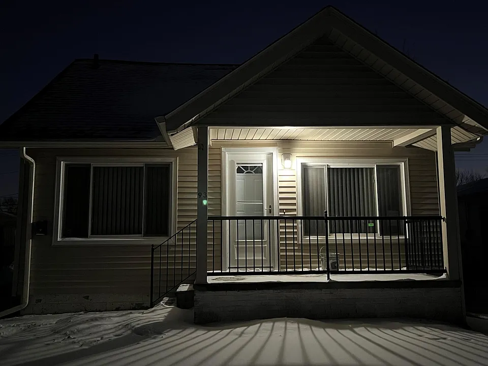 93 W Harwood Ave