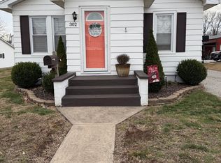 302 E Water St, Pinckneyville, IL 62274