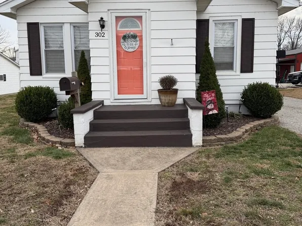 302 E Water St, Pinckneyville, IL 62274