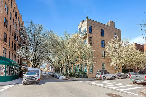 Sold by DLS Commercial Real Estate LLC | media 17