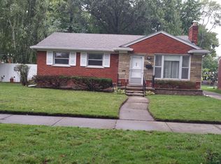 22111 Mauer St, Saint Clair Shores, MI 48080