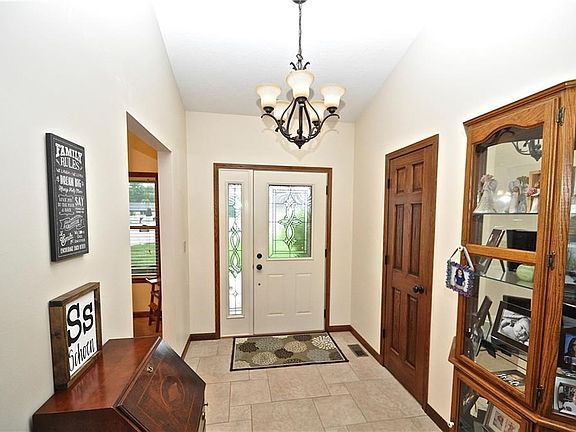 2nd image of 109 Meadowridge Dr