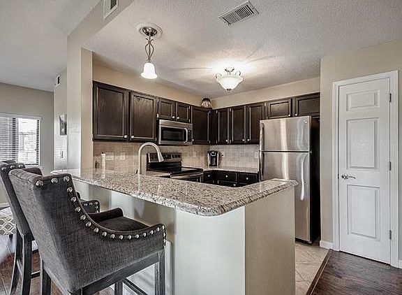 5th image of 221 Hemingway Ln