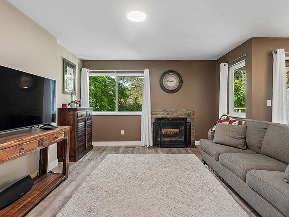2nd image of 1210 Falcon Dr #110