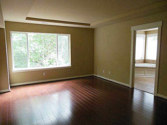 2nd image of 16517 NE 43rd Ct