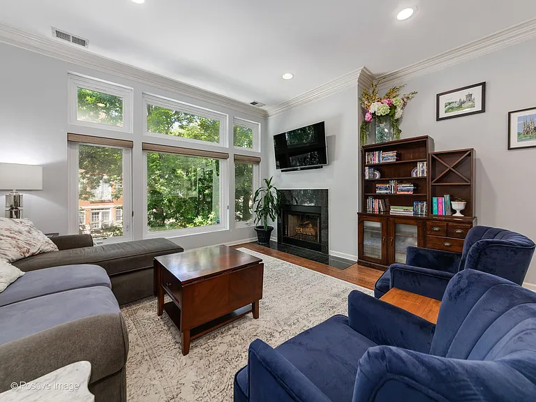 2735 N Kenmore Ave #2 — Photo 12