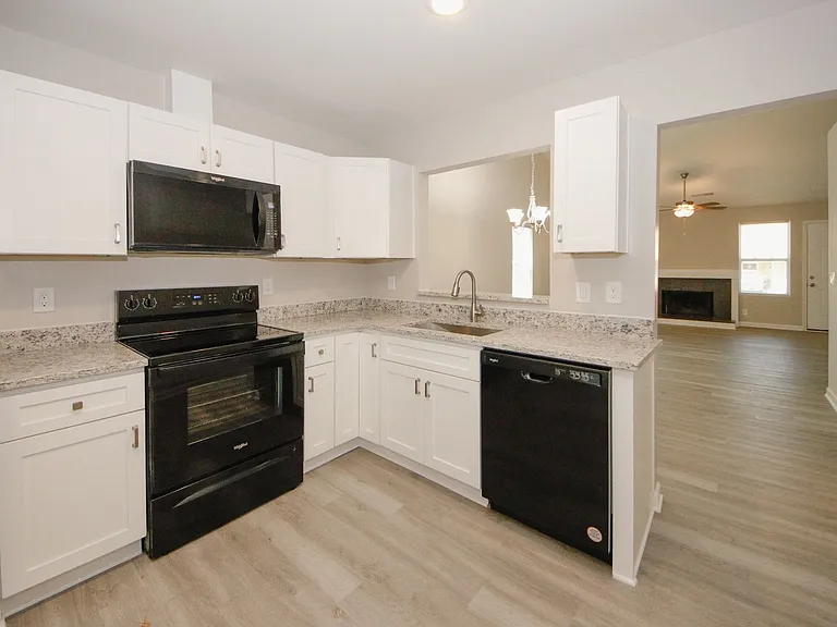 4225 Wingfoot Ct — Photo 4