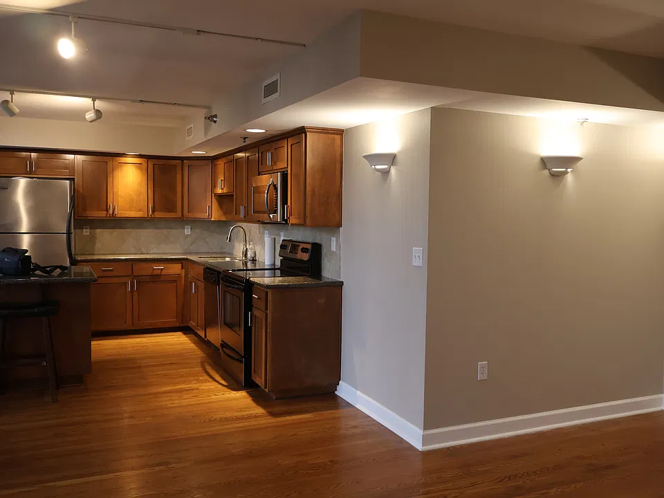 600 E Admiral Blvd #304