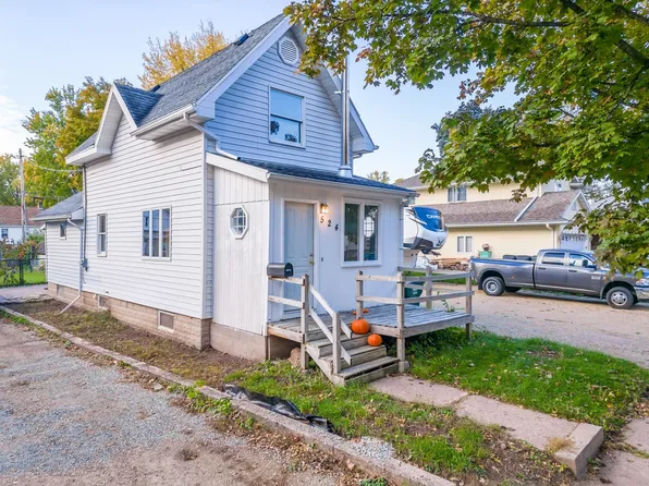 524 E Hancock St, New London, WI 54961