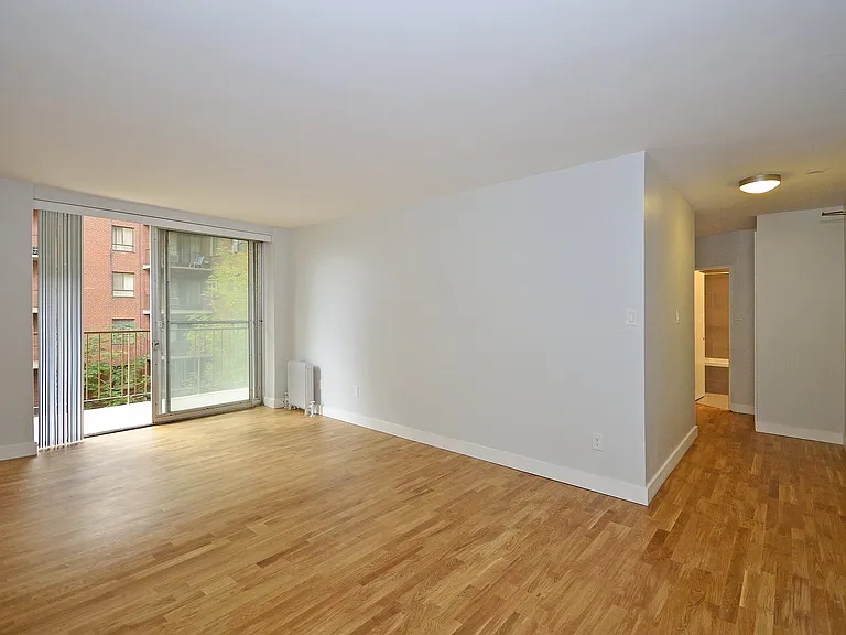501 Kingston Rd — Photo 5