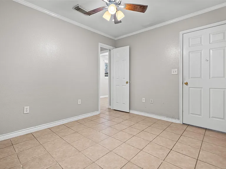 7900 Tri City Beach Rd #B — Photo 18
