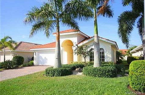 Front of this lovely San Rio. Note the beautiful landscaping tha