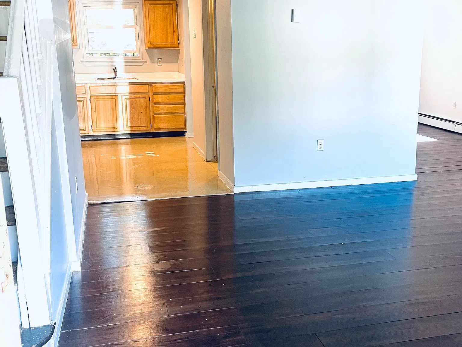 3 bed, 1.5 bath, 1320 sqft, $2,100 — Photo 3