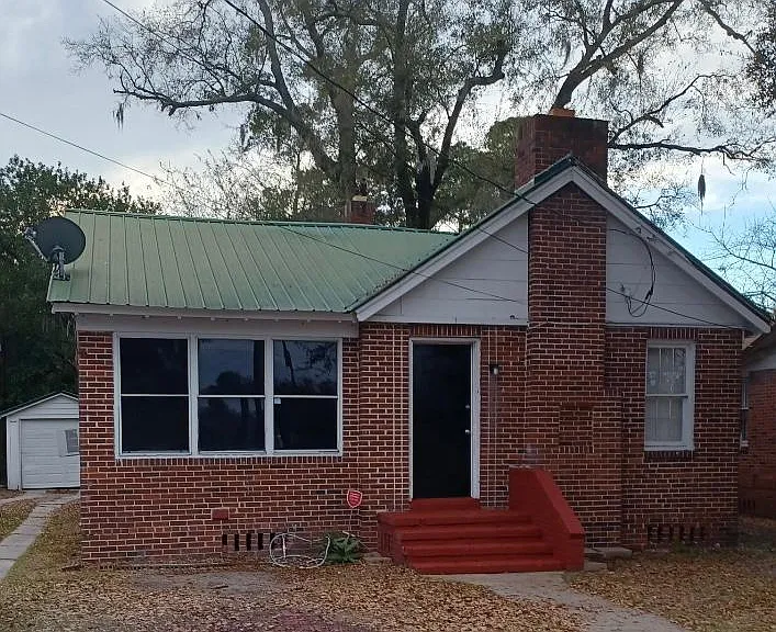 5918 Pearl St — Photo 1
