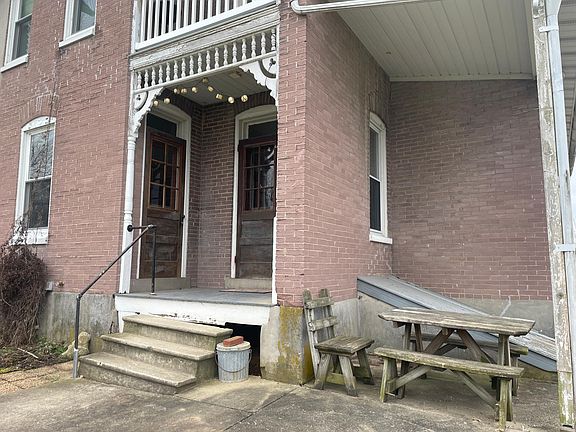 3rd image of 113 E Vine St #1