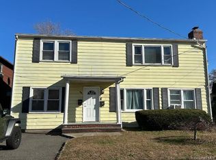 54 Hickory Rd FLOOR 2, Pt Washington, NY 11050