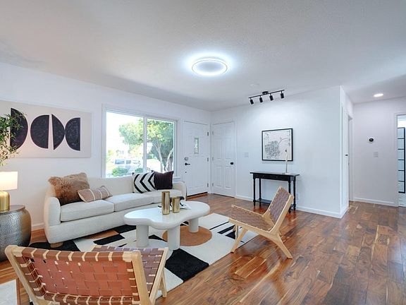 4th image of 1337 Chertsey Ct