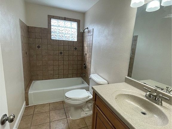 3rd image of 129 Andrews Dr