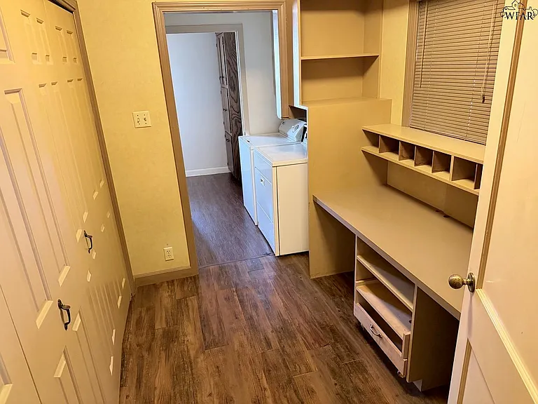 1652 Dayton Ave — Photo 6