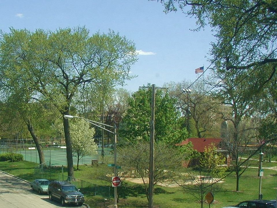 2nd image of 203 N Grove Ave