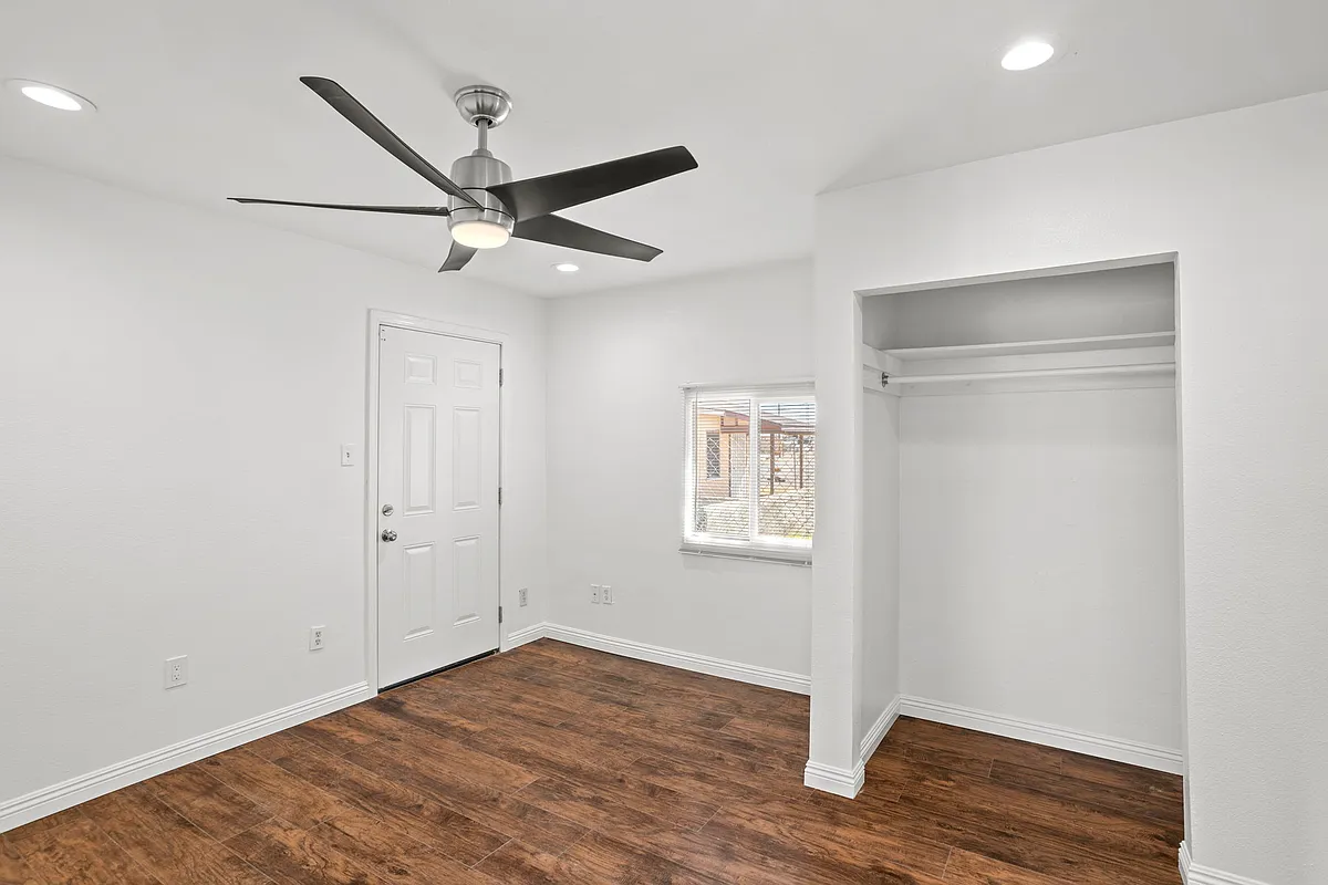 Building Photo - 605 E Williams St #1