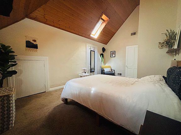 4th image of 1215 Josephine St APT 2