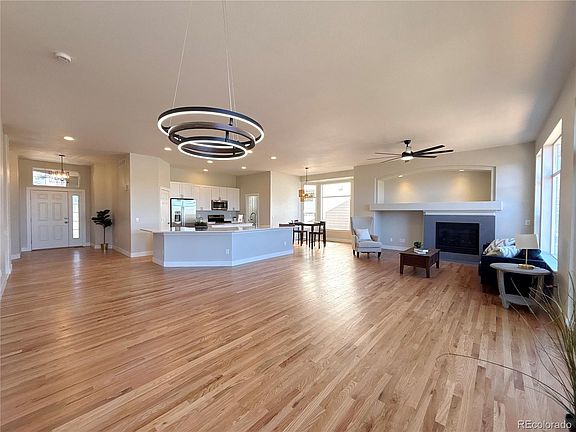 4th image of 10232 Nickolas Avenue