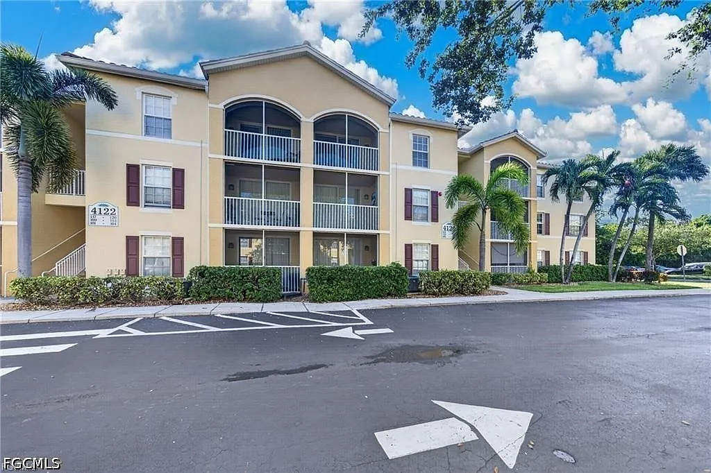 1 bed, 1.0 bath, 697 sqft, $1,100 — Photo 3