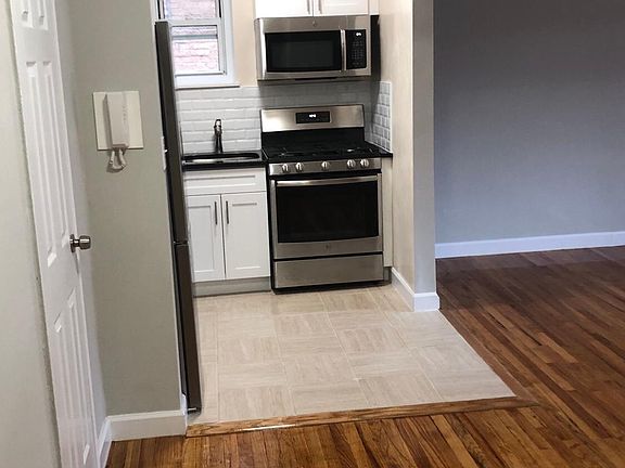 5th image of 3715 Parsons Blvd APT 2C