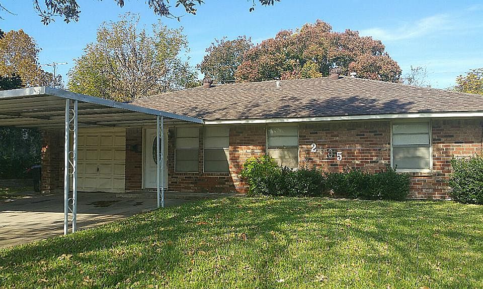 1st image of 2505 3rd St