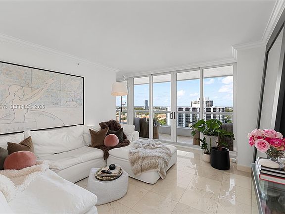 4th image of 21055 Yacht Club Dr #1707
