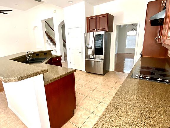 3rd image of 11403 Minaret Dr