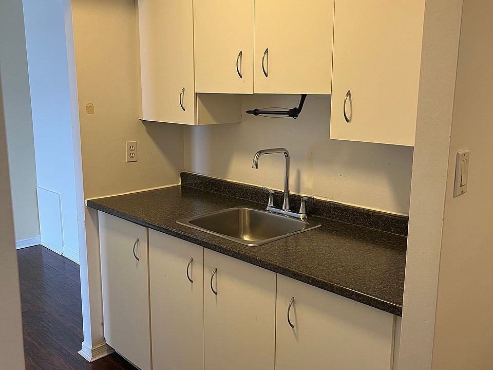 1st image of 409 Main St E #201