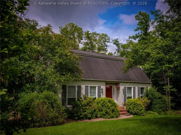 115 Ridgewood Forest Rd, Saint Albans, WV 25177